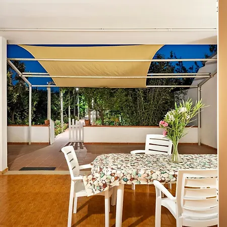 Semesterbostad Patitari *